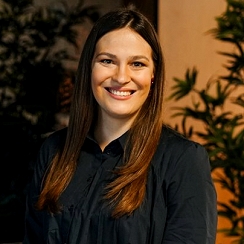 Iva Tomas.jpg